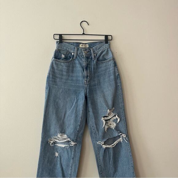 Madewell Baggy Straight Jeans in Earlhurst Wash: Ripped Edition - Picture 4 of 10